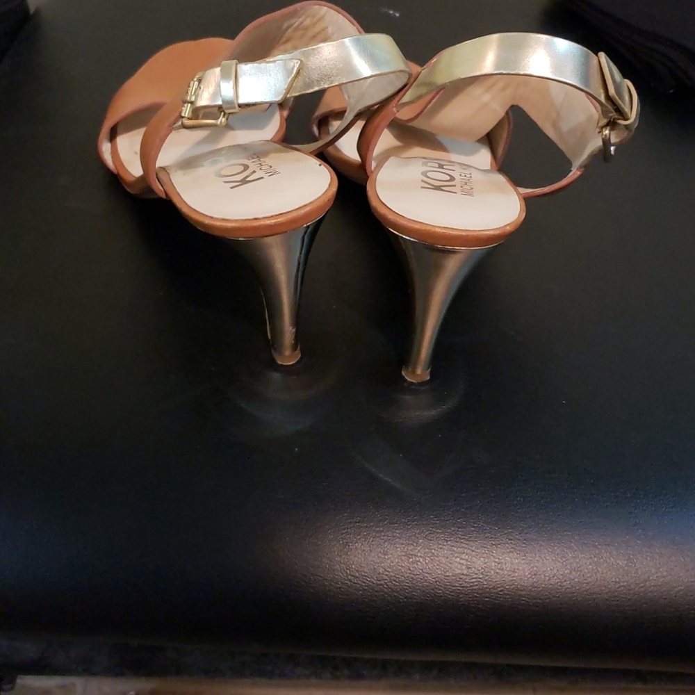 Michael Kors camel and gold strappy 3" heels